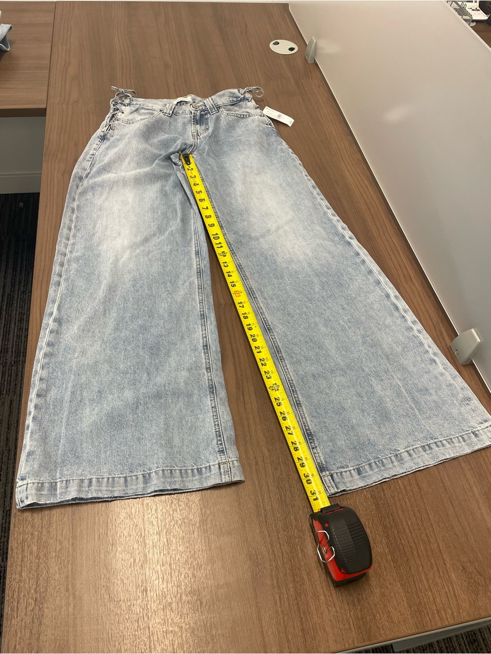 NWT PacSun Women’s Light Wash Wide Leg Jeans with Side Lace-Up Detail size 24 - Picture 6 of 9